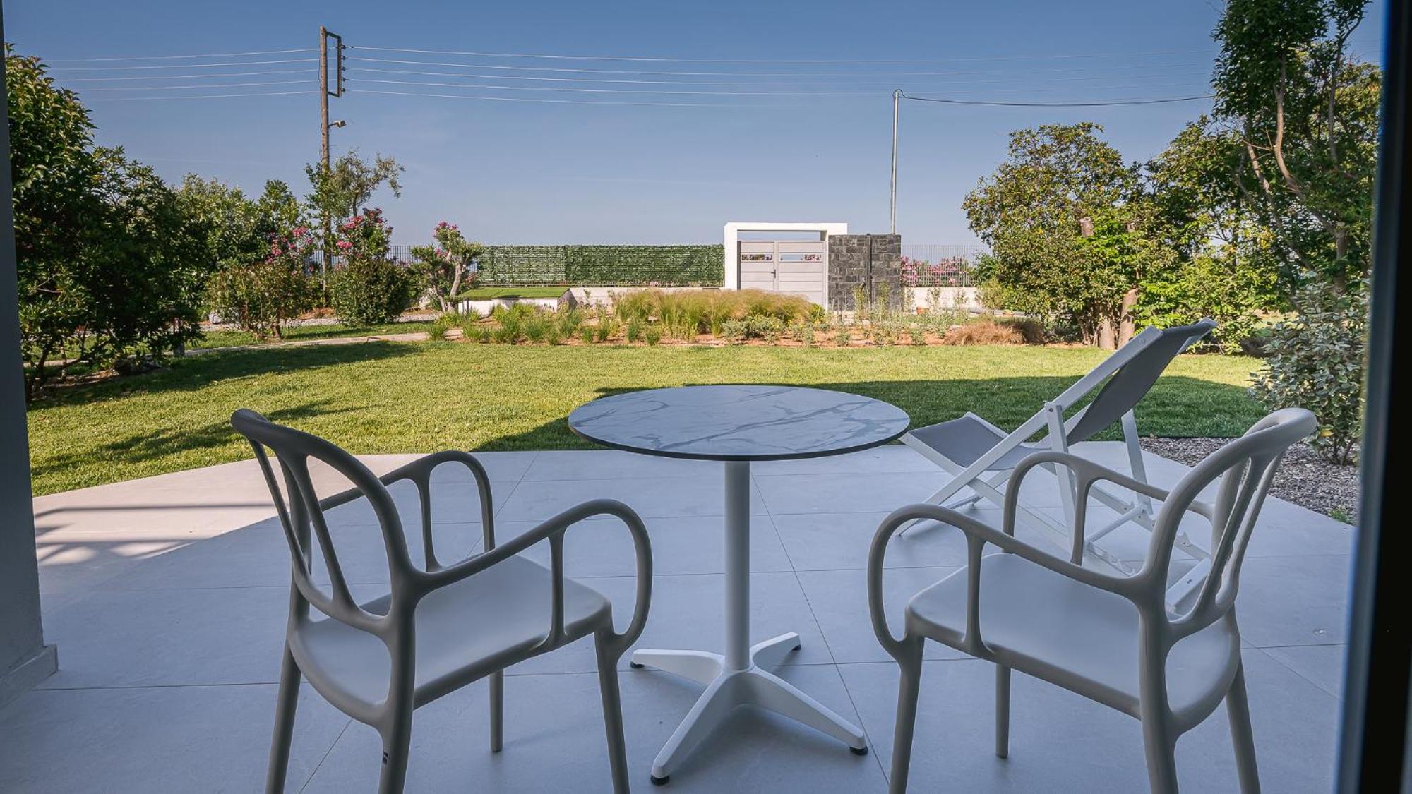 Electra Beachfront Suites, Nea Irakleia Exterior foto